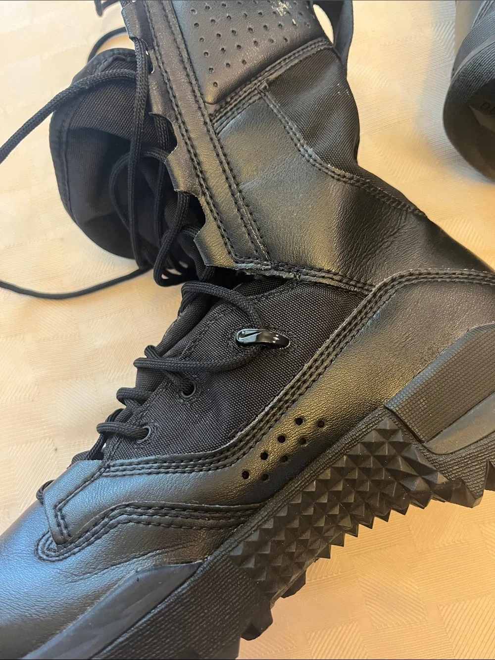 Nike Special Field System Men's Black Lace-Up Tactical Boots size 8